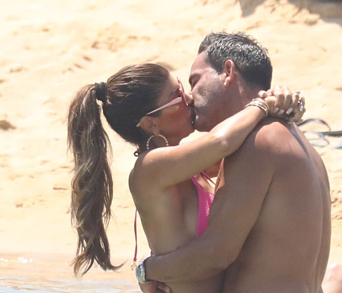 Περνούν τον μήνα του μέλιτος στη Μύκονο και... δεν κρατιούνται! (photos)