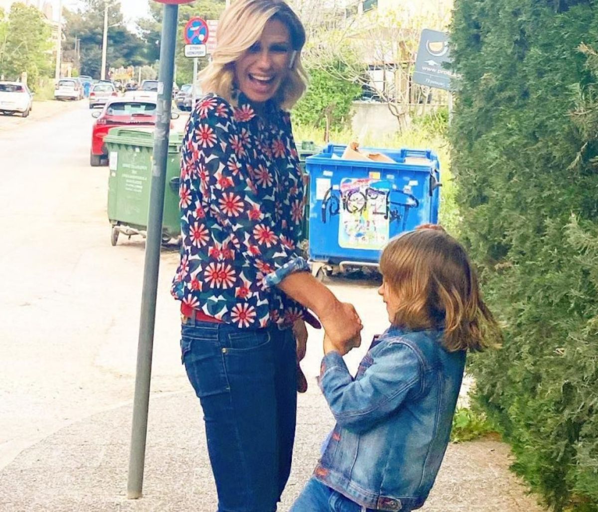Κατερίνα Καραβάτου: Σε ρόλο τερματοφύλακα για χάρη του γιου της