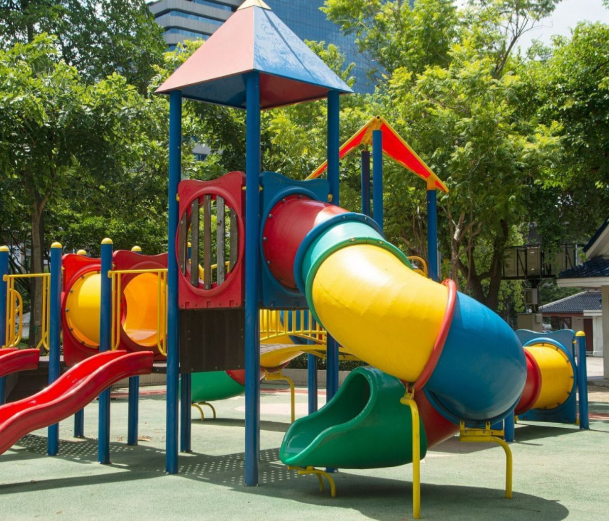 Η φύτευση δέντρων γύρω από παιδικές χαρές προστατεύει τα παιδιά από την ατμοσφαιρική ρύπανση;