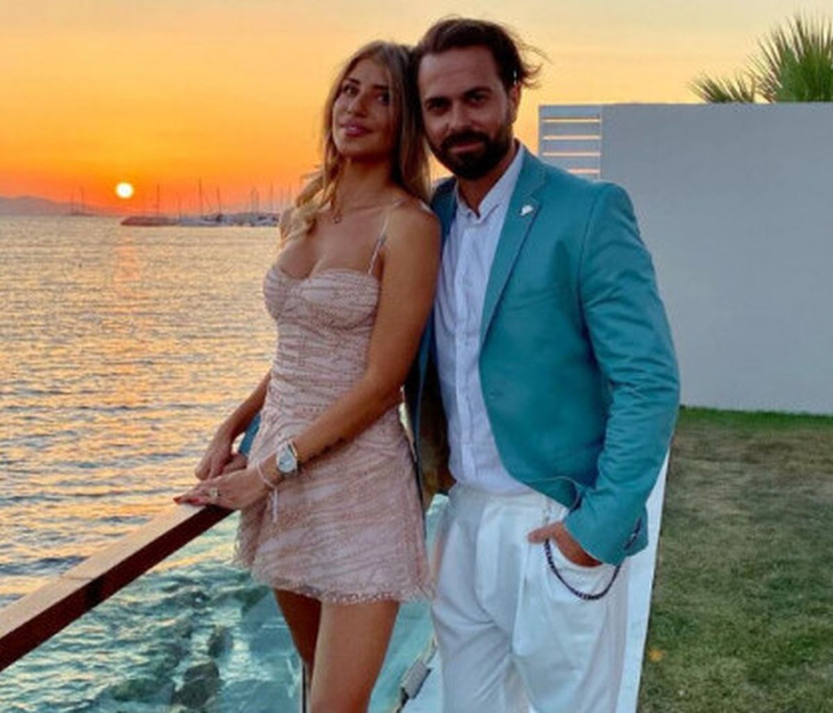 Βρεττός: Παραμονή του γάμου του και πόσταρε τις πιο ωραίες φωτό με την σύντροφό του-Η επική λεζάντα