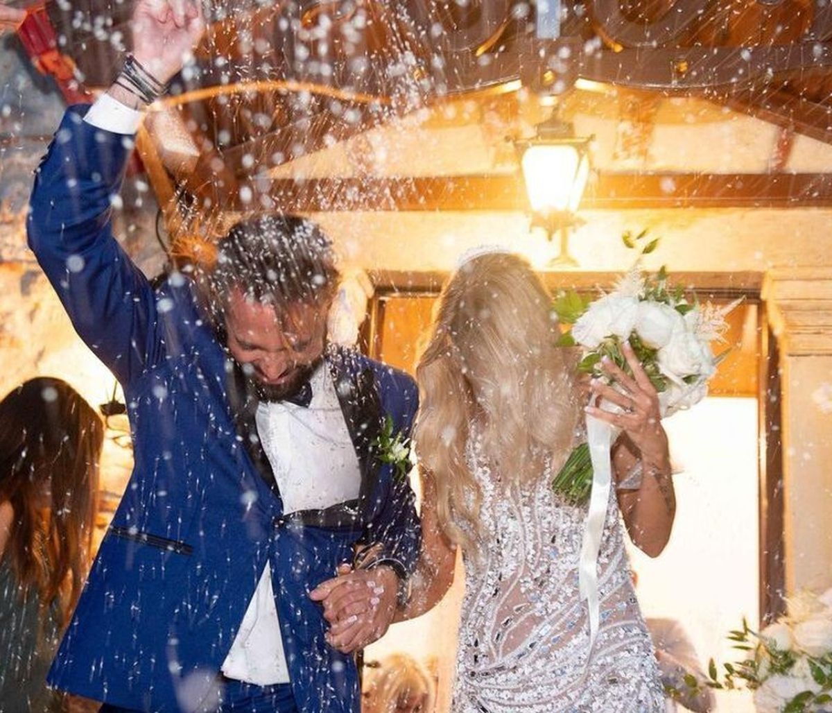 Ηλίας Βρεττός - Αναστασία Δεληγιάννη: Αυτές είναι οι αδημοσίευτες φώτο από τον γάμο τους!