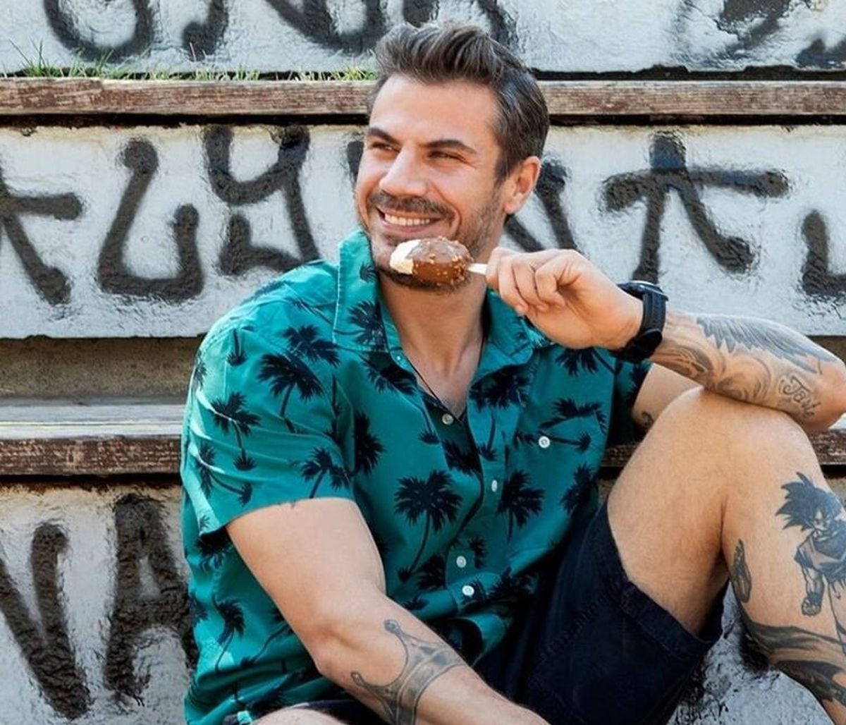 Άκης Πετρετζίκης: Το βίντεο με την κόρη του μέσα από το μαιευτήριο μας έκανε να «λιώσουμε»