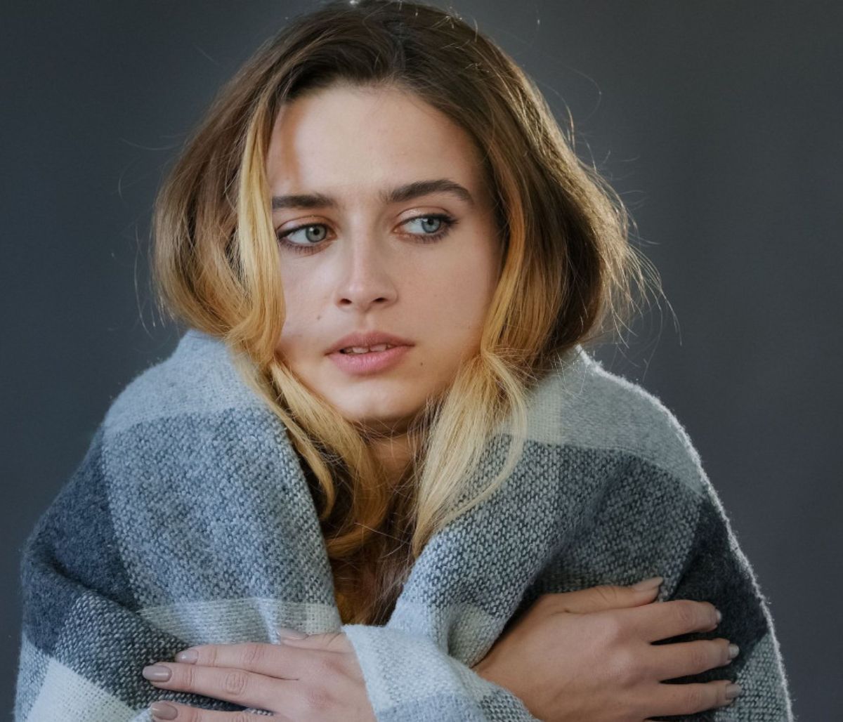 Κρυώνετε συνέχεια; 7 προβλήματα υγείας δίνουν την πιθανή εξήγηση