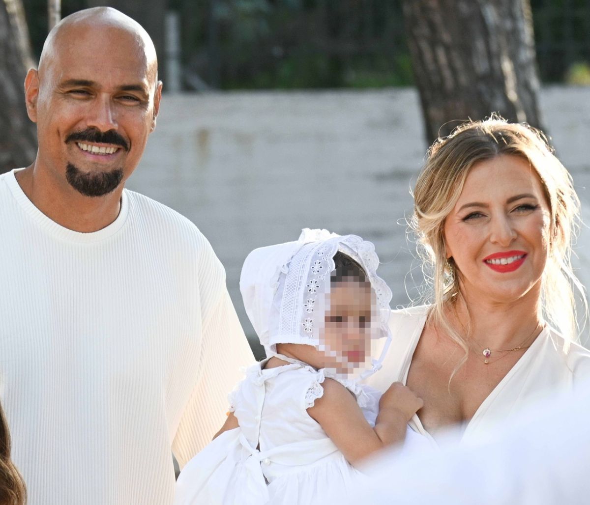 Δημήτρης Σκουλός: Βάφτισε την κόρη του στην Κόρινθο! Η συγκίνηση και ο εντυπωσιακός στολισμός