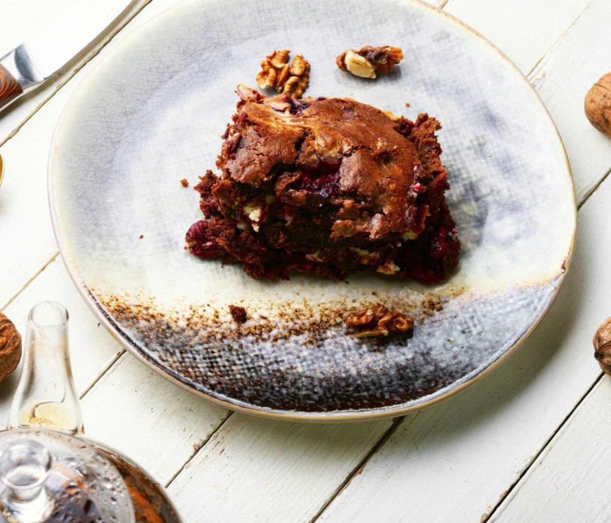 Σοκολατένιο brownie με καρύδια και κακάο