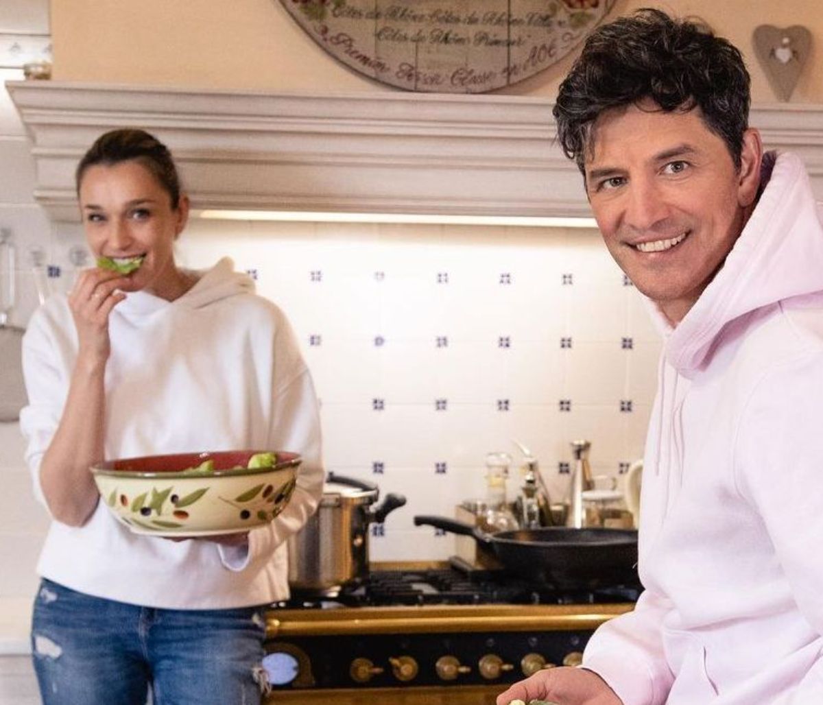 Σάκης Ρουβάς: Ξεκίνησε να στολίζει για τα Χριστούγεννα