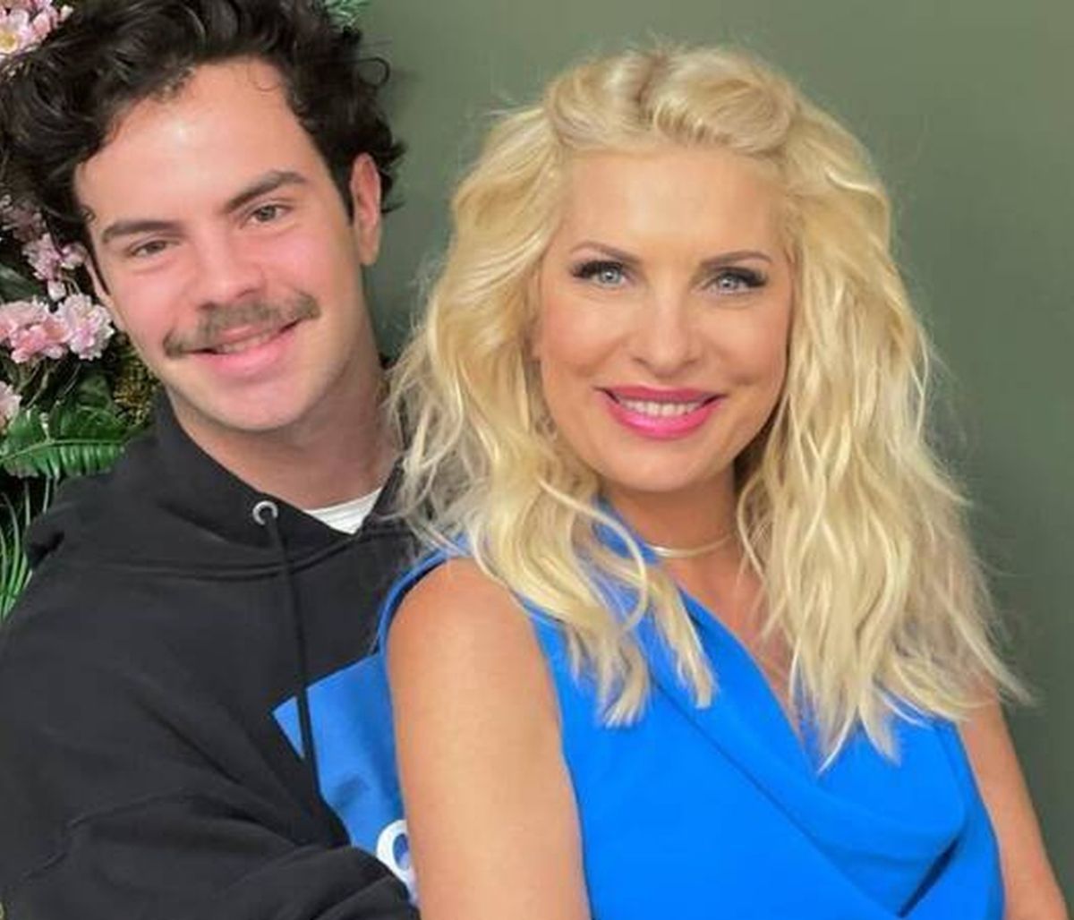 Μενεγάκη: Ο γιος της Άγγελος γιορτάζει και του ευχήθηκε οn air