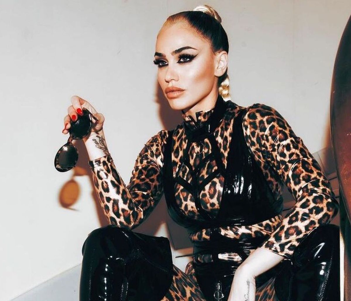 Μεταξά: Μας δείχνει το πολυτελές σπίτι της