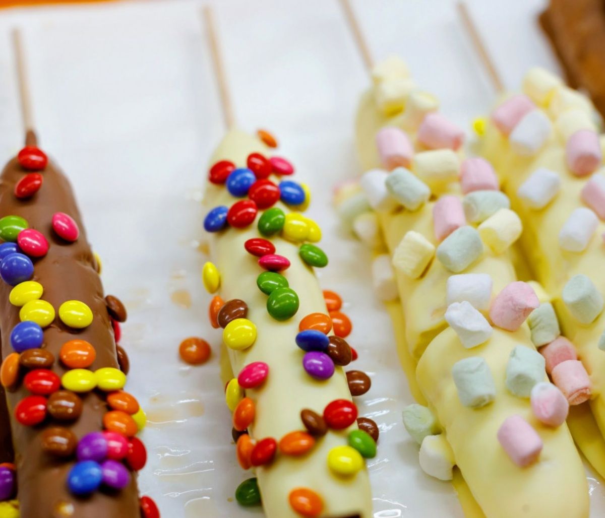 Χριστουγεννιάτικες μπανάνες με καραμελάκια και mashmallows