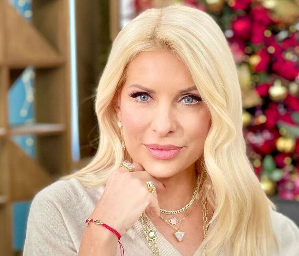 Μενεγάκη: Μέσα από την αγκαλιά του Μάκη μας εύχεται «χρόνια πολλά»