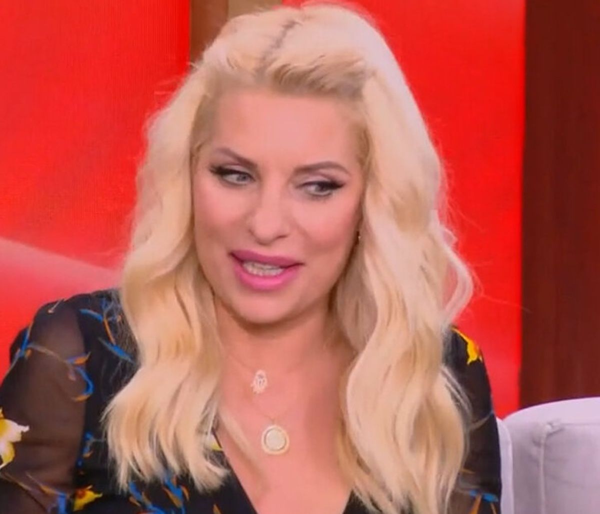 Η αποκάλυψη της Ελένης Μενεγάκη για την επιλόχειο κατάθλιψη