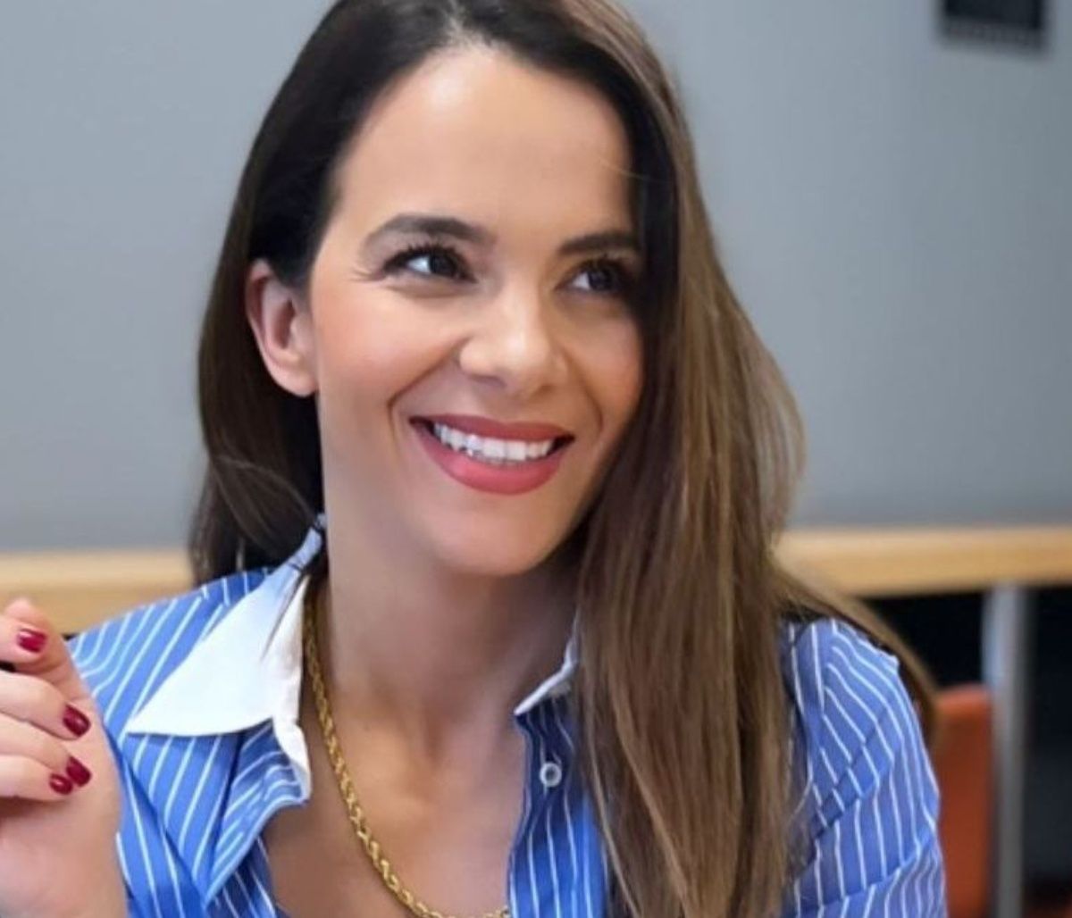 Ελιάνα Χρυσικοπούλου: Βόλτα στην καινούρια γειτονιά με τις κόρες της