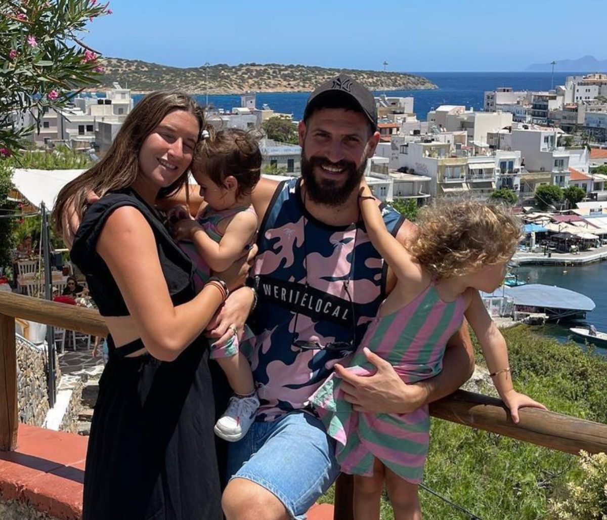 Βίβιαν Δράκου Πατριαρχέα: Δείχνει ασκήσεις stretching για νέες μαμάδες