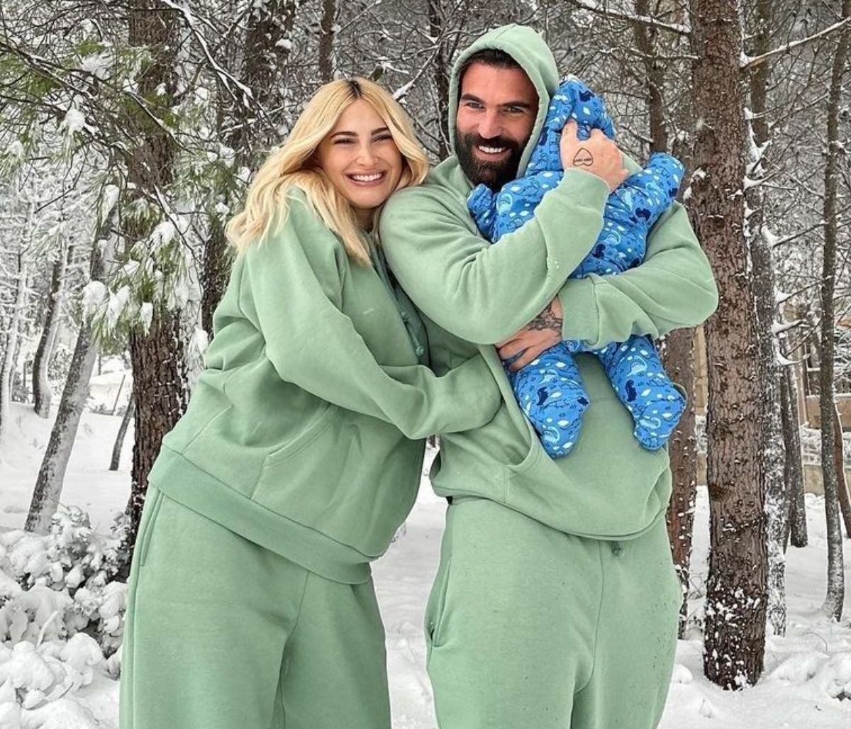 Ιωάννα Τούνη: Ανέβασε τον 53 ημερών γιο της σε τελεφερίκ