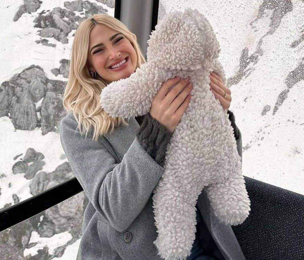 Τούνη: Έτσι είναι να πετάς με αεροπλάνο με το παιδί σου