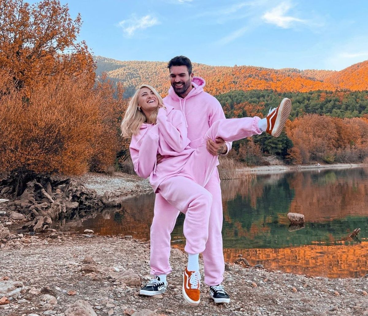 Ιωάννα Τούνη: «Πού σε σέρνω πάλι γιε μου...» - Η φώτο με το μωρό