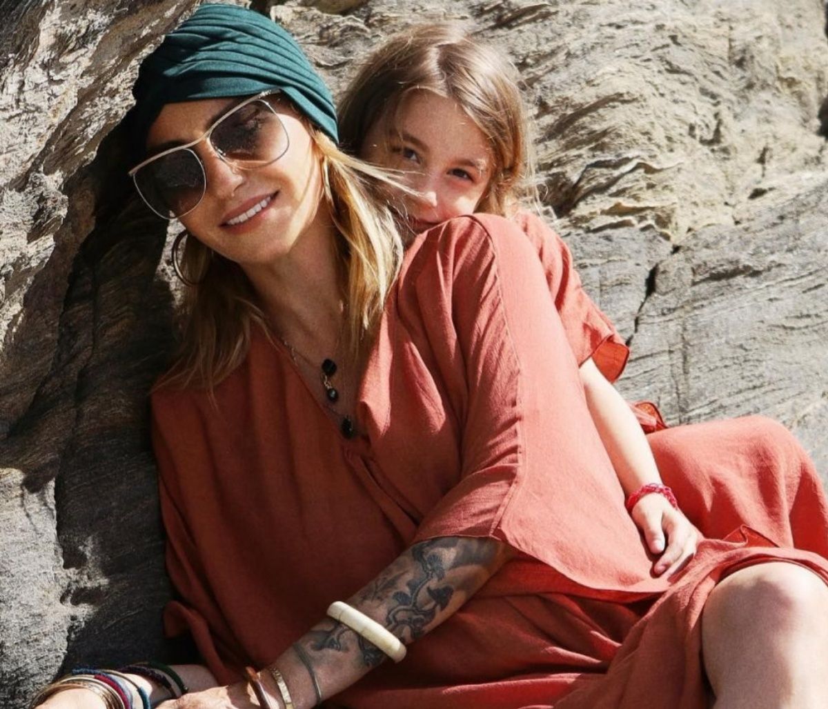 Ρούλα Ρέβη: Η κόρη της κάνει κατακόρυφο