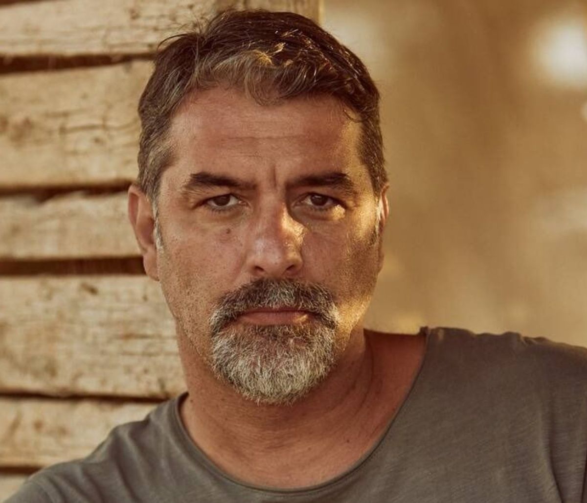 Αγνώριστος ο Μπισμπίκης - Η εμφάνιση ως «αστυνομικός Πορφύρης»