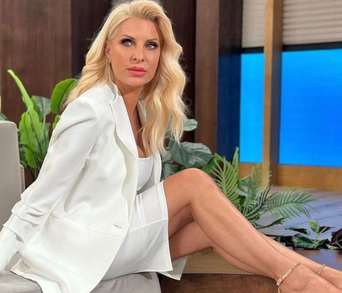 Μενεγάκη: Αποθεώθηκε η total white εμφάνισή της – «Θαμπώθηκα! Λάμπεις»