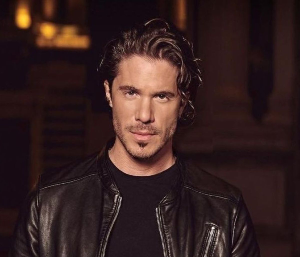 Οικονομόπουλος: Αυτός είναι ο κούκλος αδερφός του!