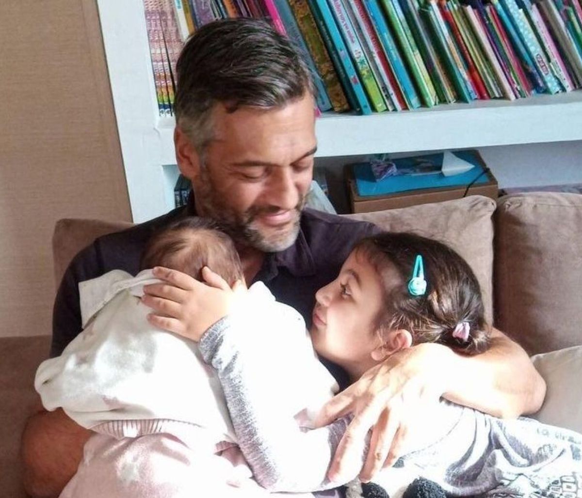 Στέλιος Κρητικός: Η μικρή του κόρη μεγάλωσε και ποζάρει με νάζι