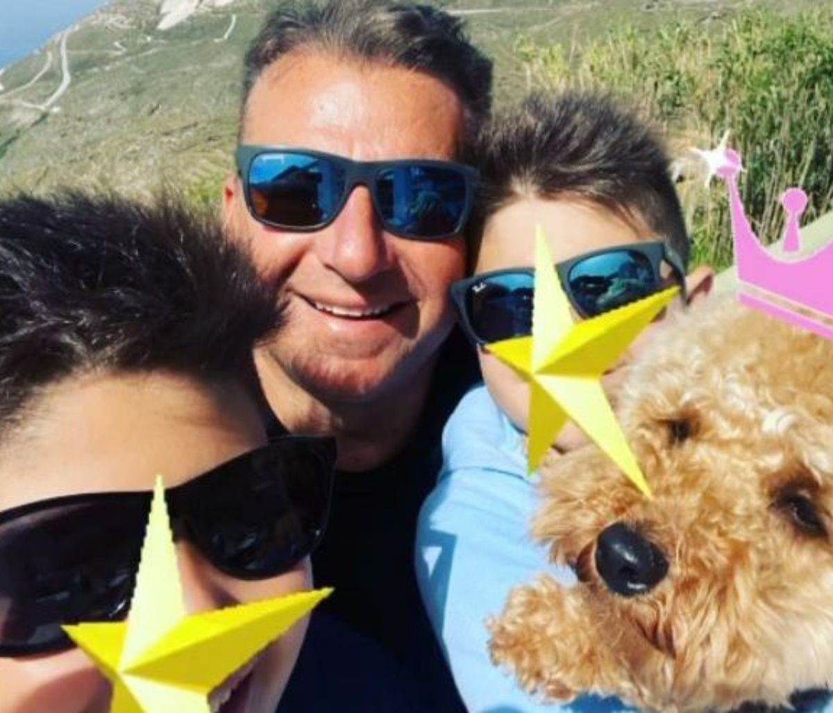 Γιώργος Λιάγκας: Με τους γιους του στην Ύδρα