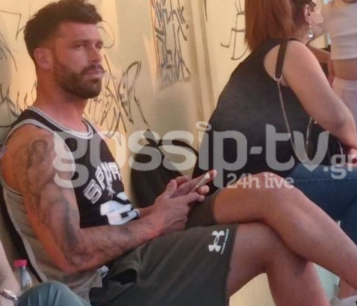 Ο Σχίζας στη σχολική γιορτή της κόρης του