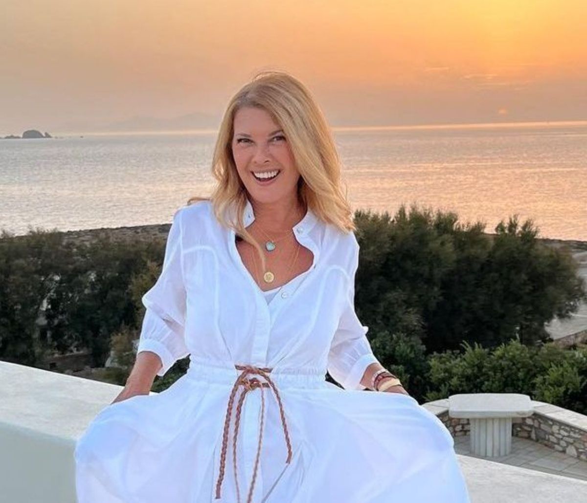 Σοφία Αλιμπέρτη: Ποζάρει στην παραλία δίχως μακιγιάζ