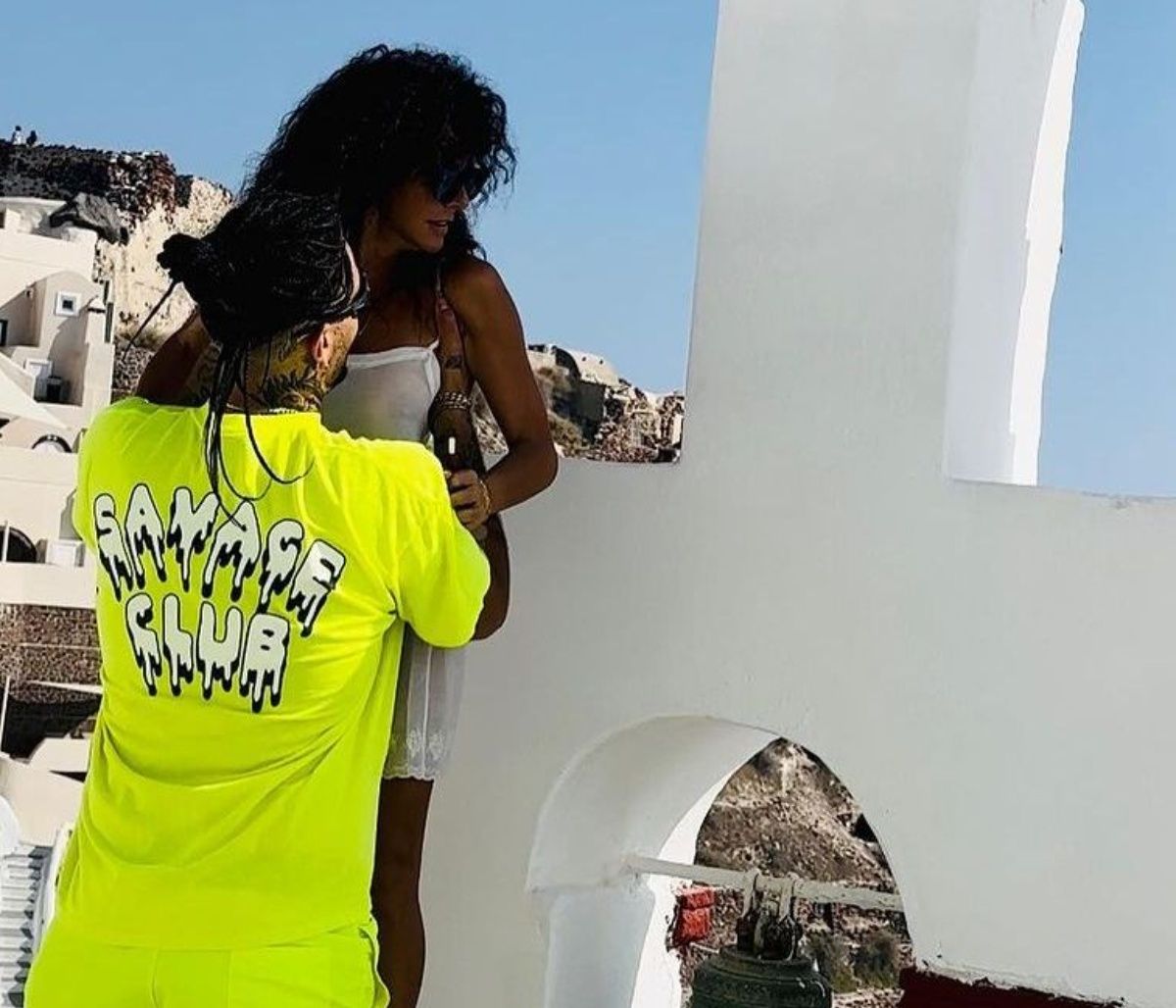 Μαρία Σολωμού - Mente Fuerte: Αγκαλιά στη Σαντορίνη!