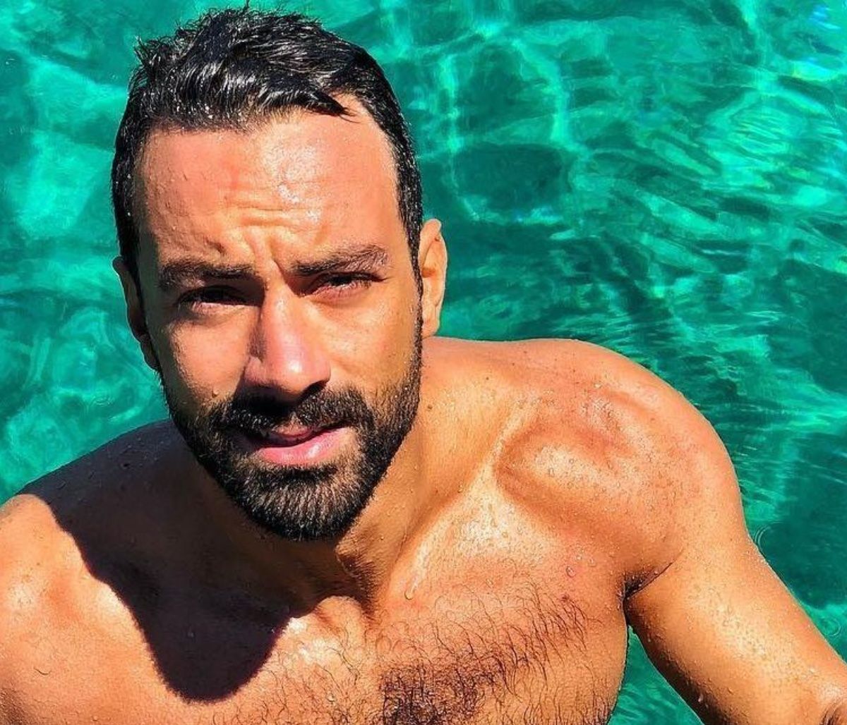 Σάκης Τανιμανίδης: Ποζάρει αγκαλιά με τον πατέρα του