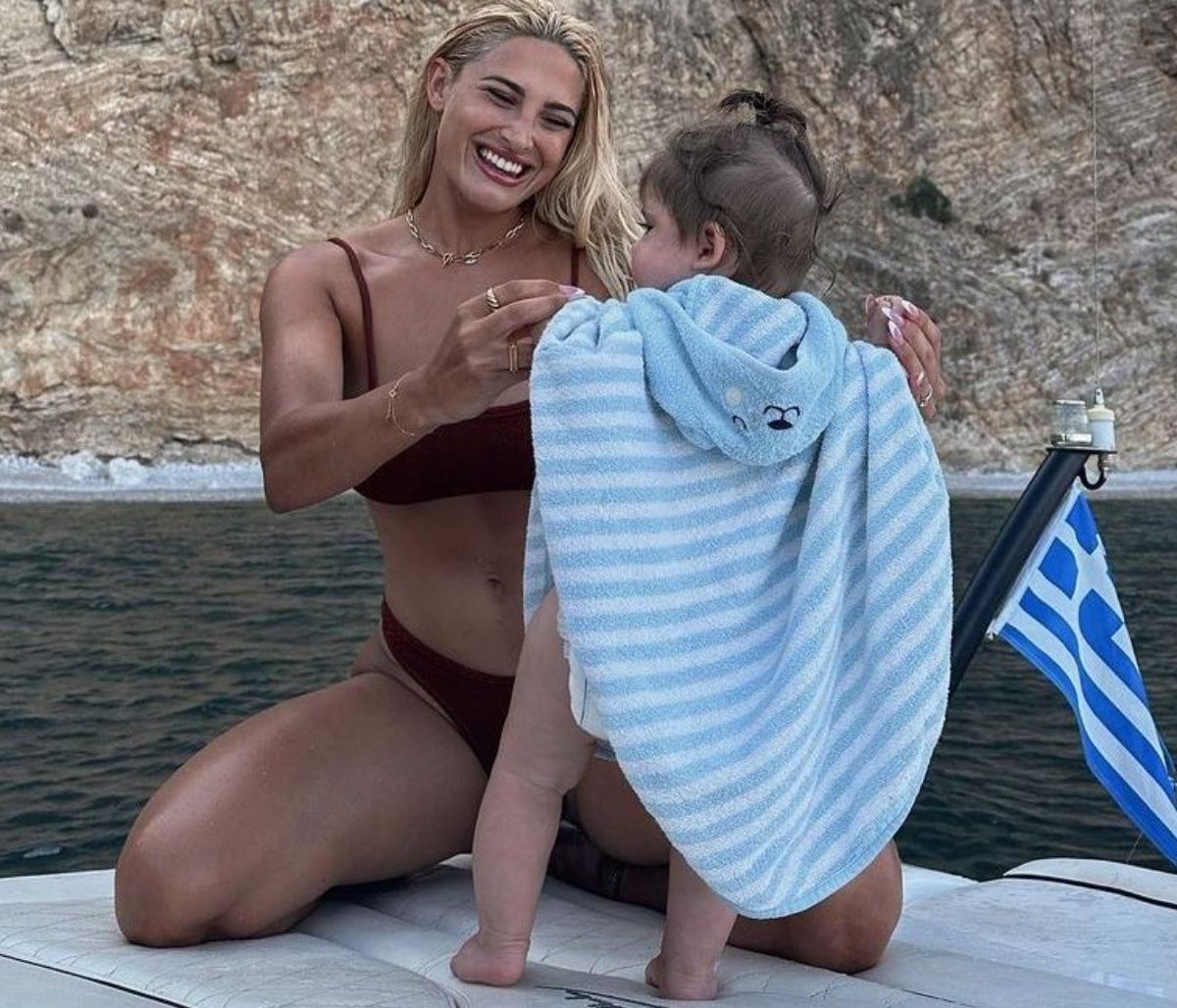 Τούνη: Έξαλλη με τη φίλη που δημοσίευσε την πρόσκληση της βάπτισης