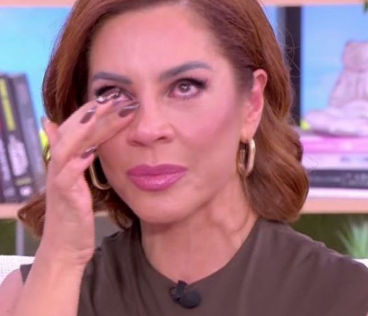 Ξέσπασε σε κλάματα η Πιερίδη: Τα μηνύματα που έλαβε για τον σύζυγό της