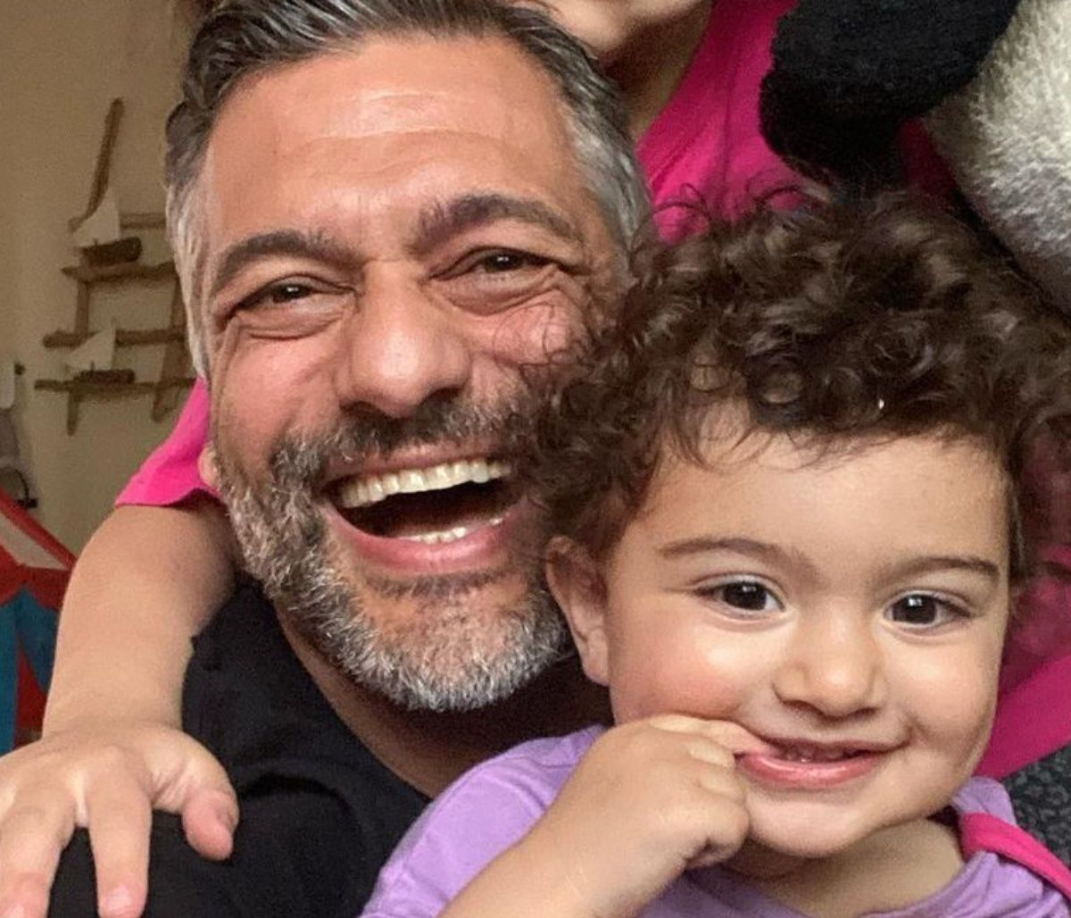 Στέλιος Κρητικός: Η κόρη του έγινε 2 ετών - Η ανάρτησή του