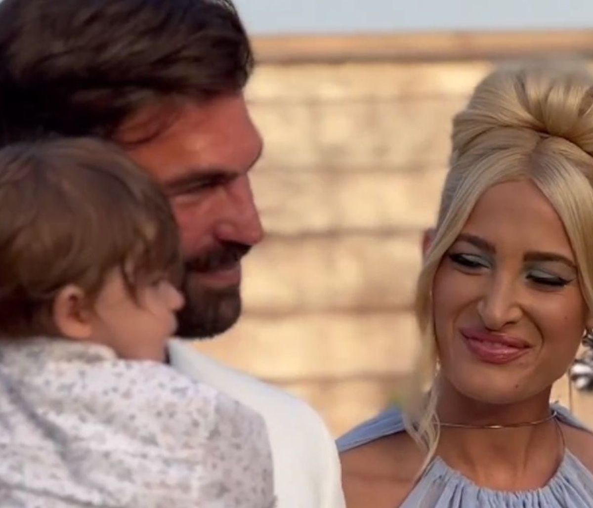 Ιωάννα Τούνη: O λόγος που η βάφτιση του γιου της δεν έγινε σε εκκλησία