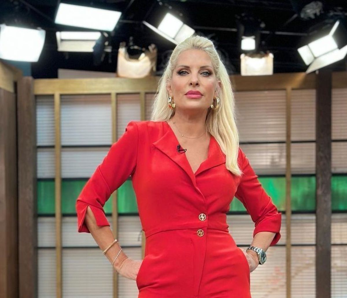 Μενεγάκη: Γίνεται 54 χρονών - Οι σπάνιες φώτο των γενεθλίων της