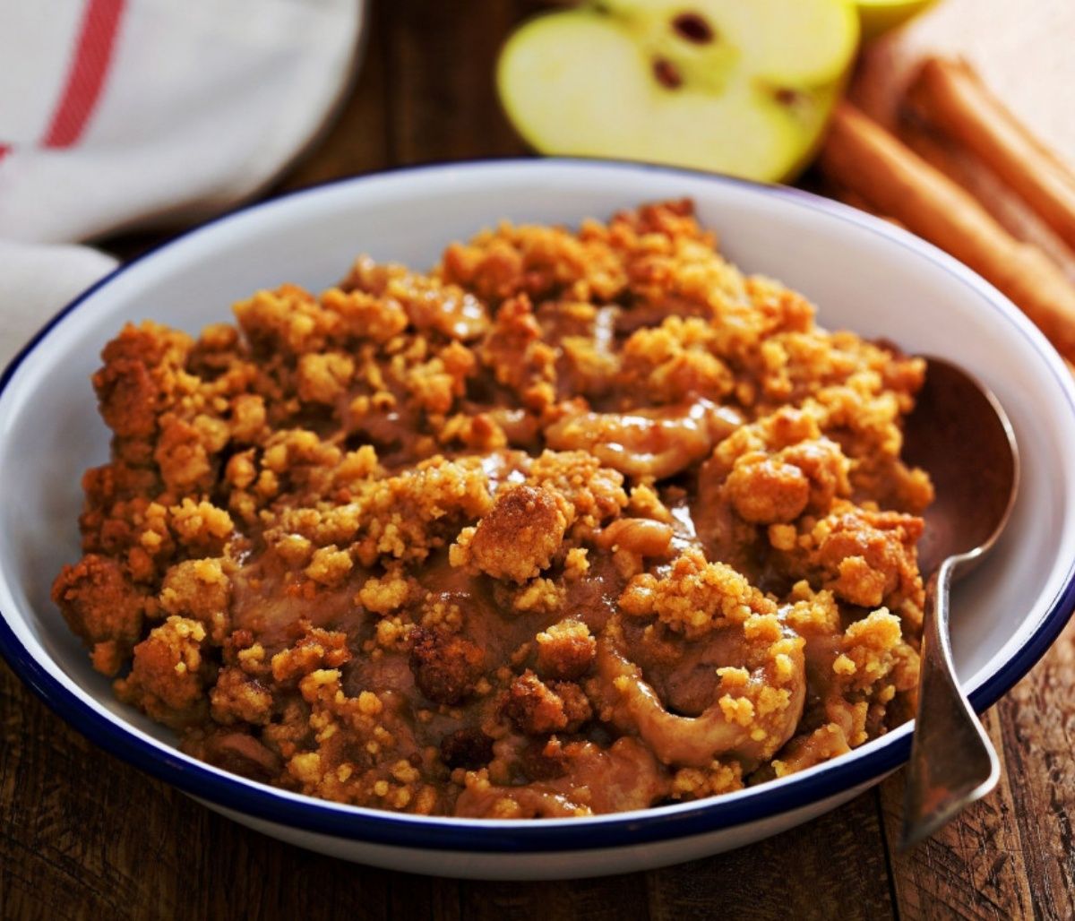 Εύκολη συνταγή για crumble μήλου με βρώμη