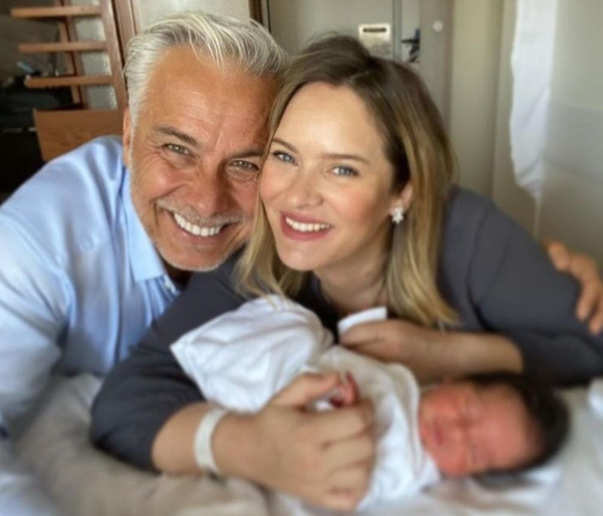 Χάρης Χριστόπουλος: Κατάφερε να κοιμίσει και τα δύο Χριστοπουλάκια