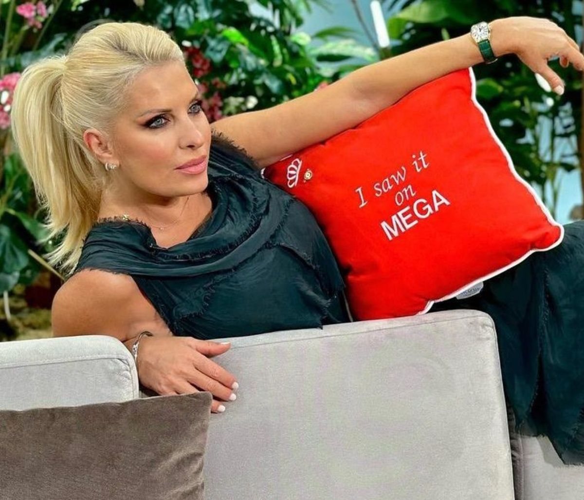 Μενεγάκη: Το ρούχο που προκάλεσε αναστάτωση!