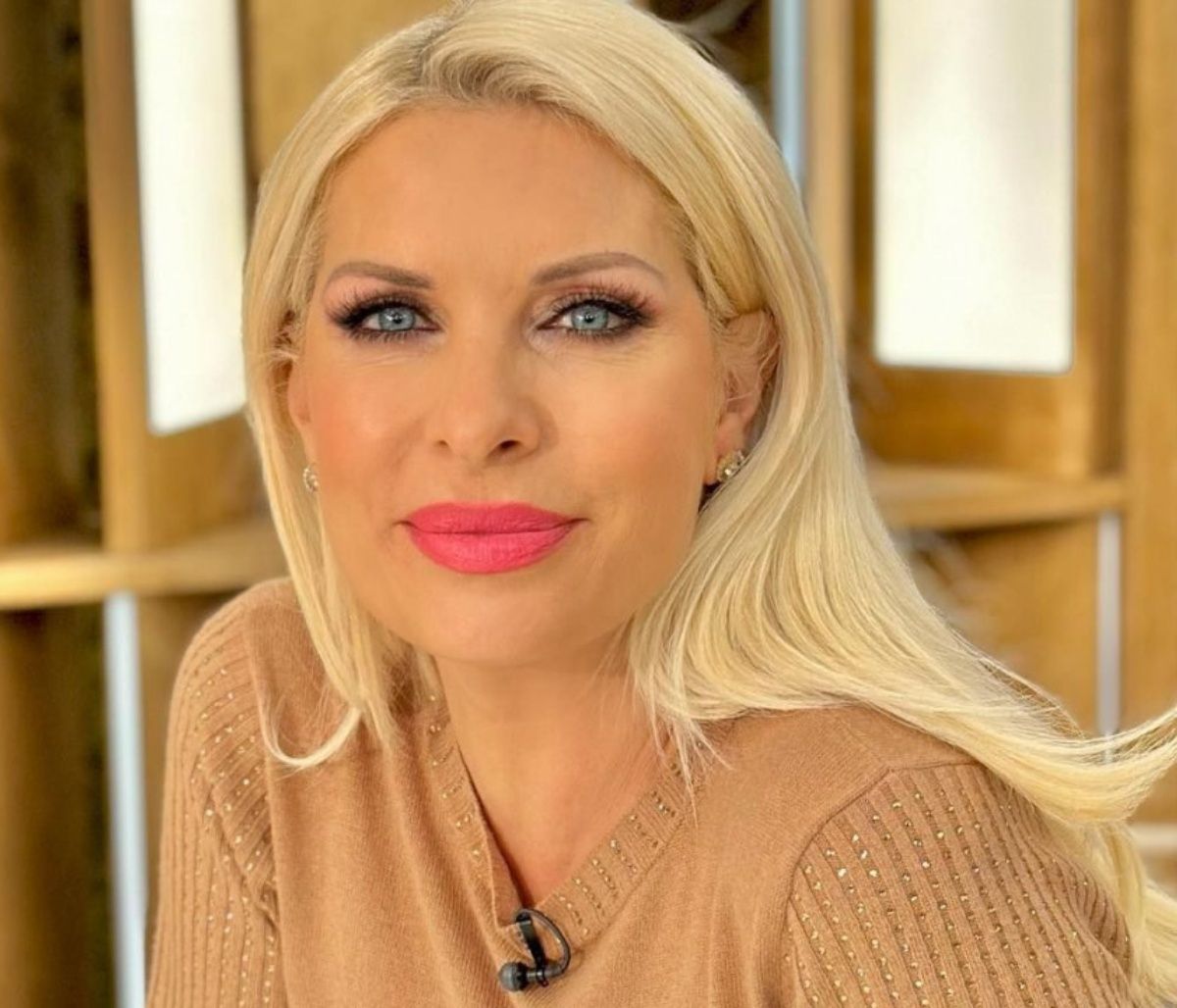 Μενεγάκη: Τα σχόλια στα προφίλ των κοριτσιών της στο instagram