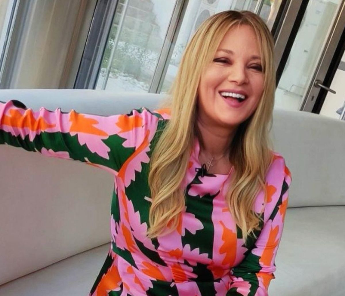 Ζαμπέτογλου: Ο αριθμός παπουτσιών με τακούνια που έχει στο καμαρίνι