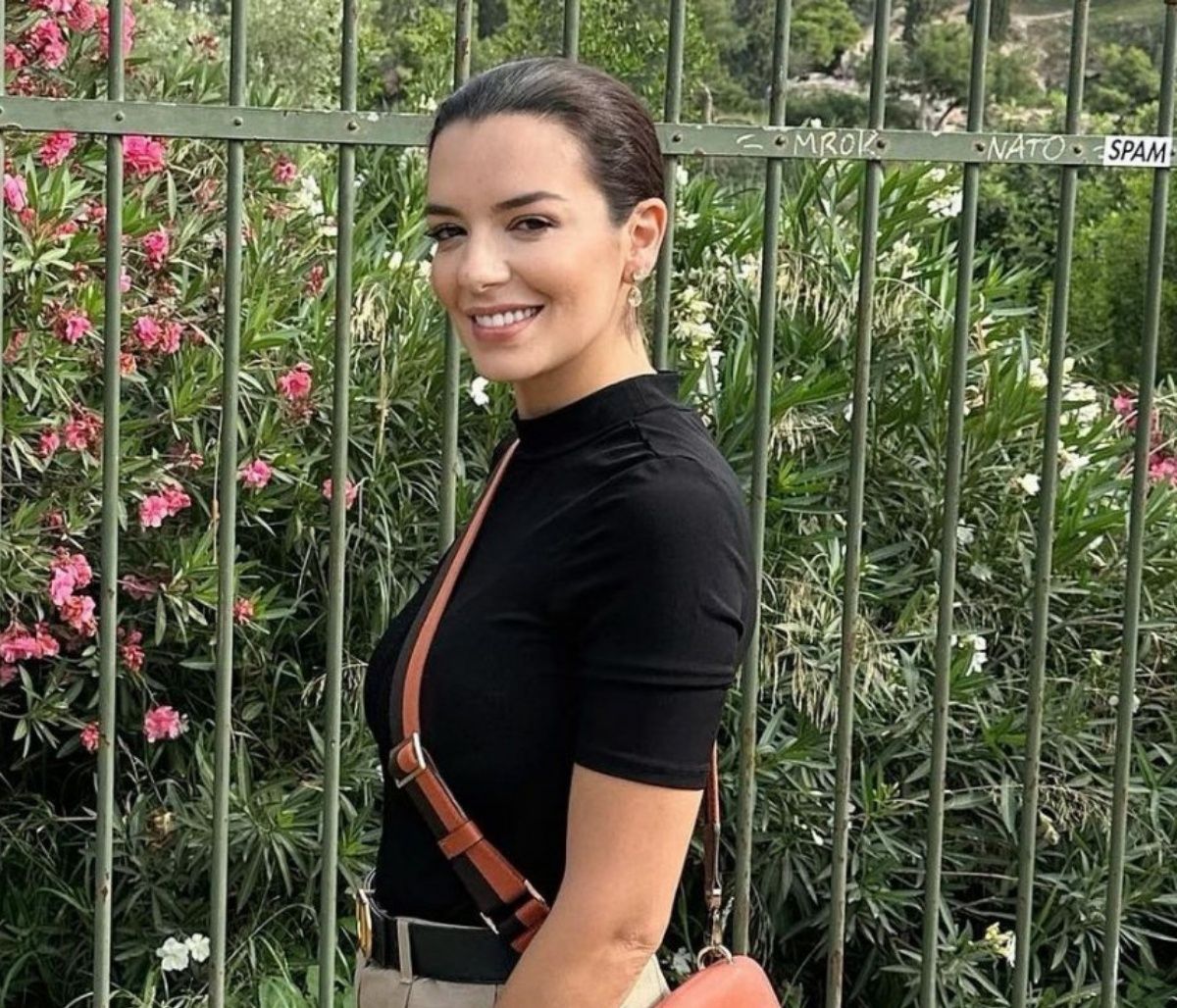 Νικολέττα Ράλλη: Η stylish εμφάνιση της κόρης της στη βόλτα