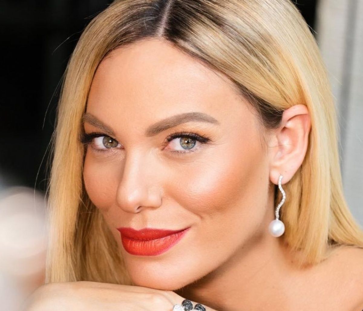 Ιωάννα Μαλέσκου: «Σας έχει συμβεί κι εσάς ή μόνο εγώ έχω πάθει έρωτα;»