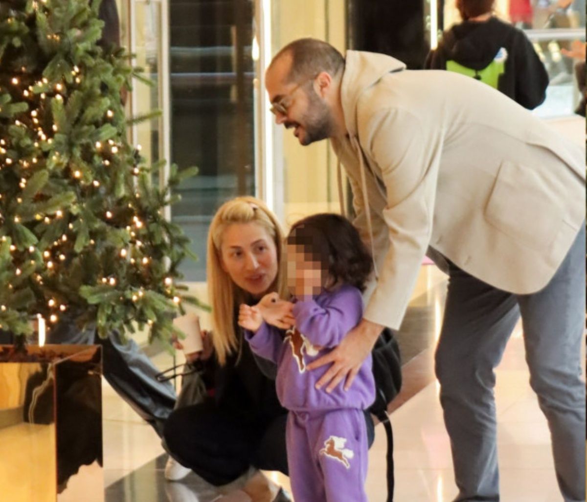 Ξετρελαμένη με τα Χριστούγεννα η κόρη Ηλιάκη-Μανουσάκη