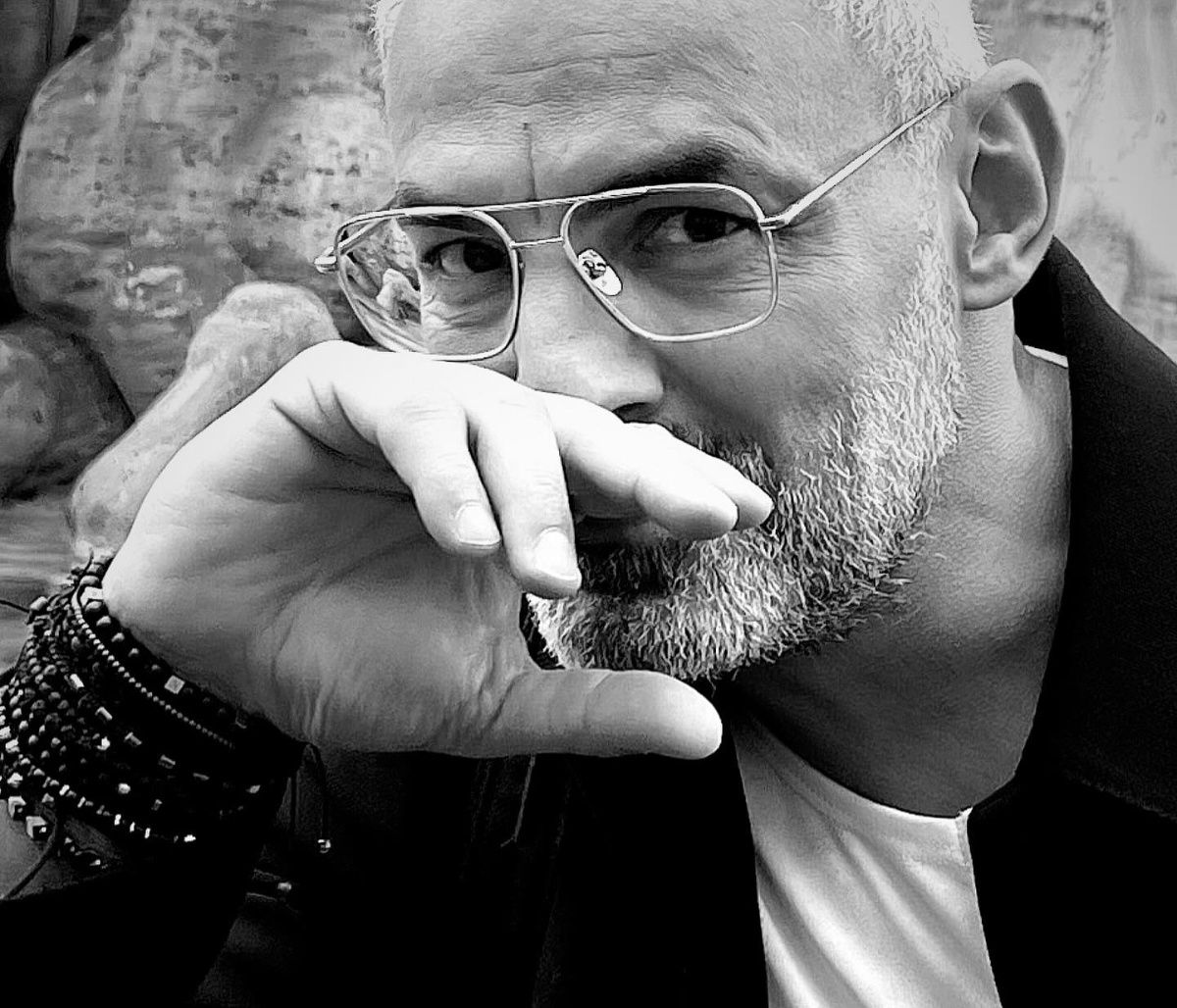 Ο Νίκος Συρίγος γράφει για την αγάπη του πατέρα με αφορμή την Ημέρα Αγάπης