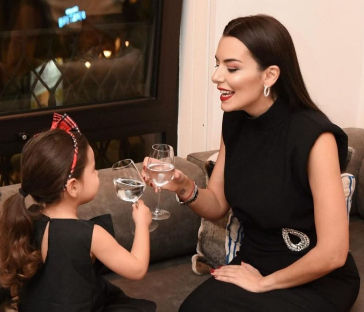 Νικολέττα Ράλλη: Η κόρη της γέμισε με παιχνίδια όλο το σαλόνι