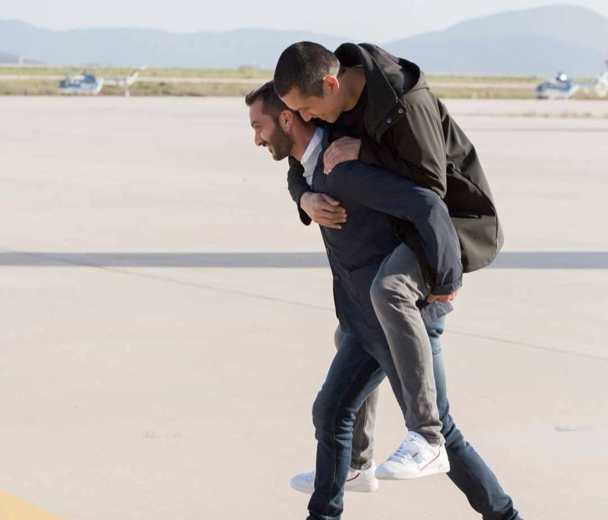 Ο γιος του Λεωνίδα Κουτσόπουλου σε φώτο με τον Σωτήρη Κοντιζά