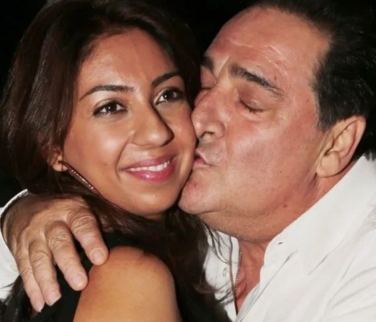 Καρράς: Πισίνες και γήπεδα τένις - Το «χωριό» που άφησε στην κόρη του