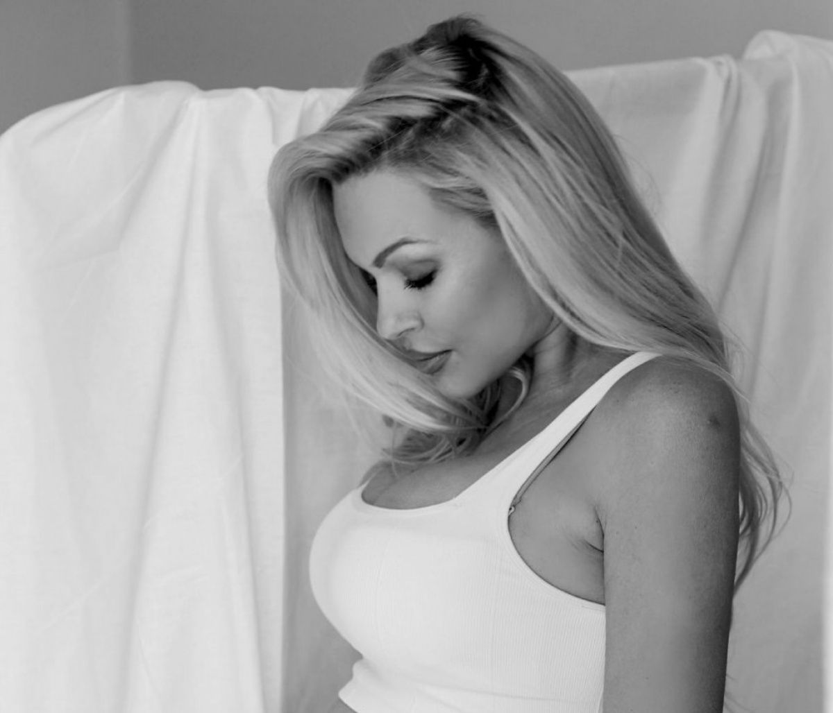 Βίκυ Κάβουρα: H selfie με φουσκωμένη κοιλίτσα