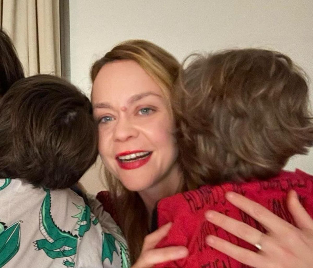 Λένα Παπαληγούρα: Οι γιοι της φόρεσαν αποκριάτικες μάσκες