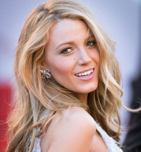 H Blake Lively δεν είναι πλέον ξανθιά! Δείτε το νέο χρώμα στα μαλλιά